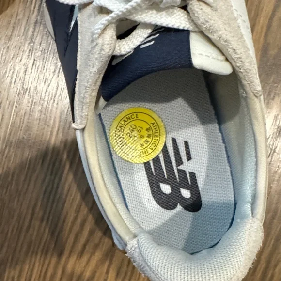 Woman Cream and dark navy Sneakers - Picture 3 of 4